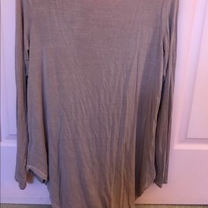 Crisscross neck line